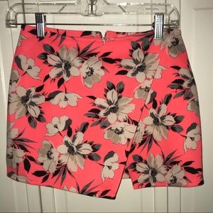 Hollister Floral Skort in Size small